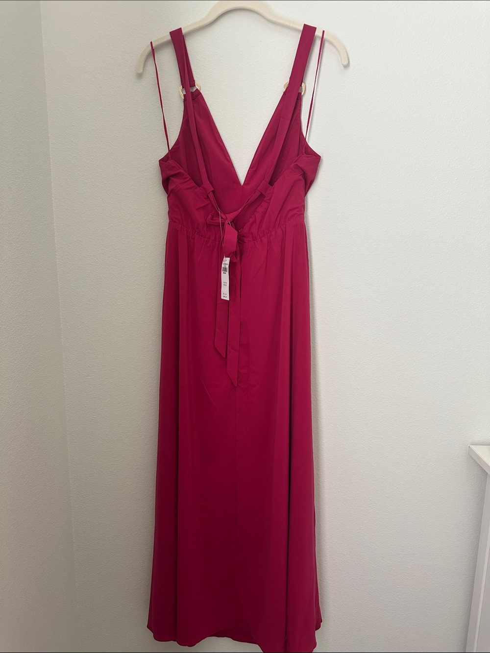 Abercrombie & Fitch Dipped-Waist Hardware Maxi Dress in Magenta Medium Petite - Picture 10 of 10